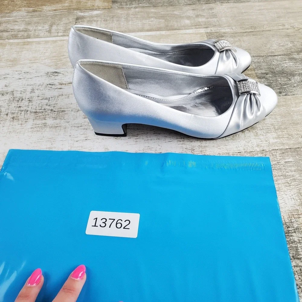 Easy Street Eloise Womens Pump Sz 5.5 M Silver Slip On Low Block Heel Closed Toe